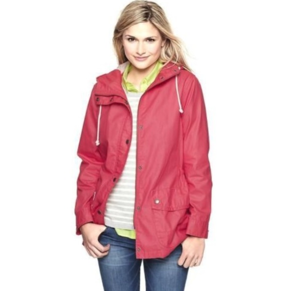 gap rain mac